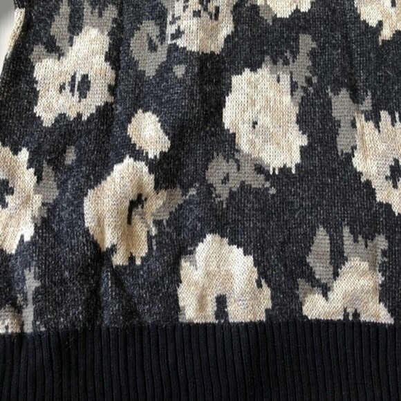 Isaac Mizrahi Knit Floral Intarsia Long Cardigan Sweater Button Front V-Neck M - Picture 12 of 15